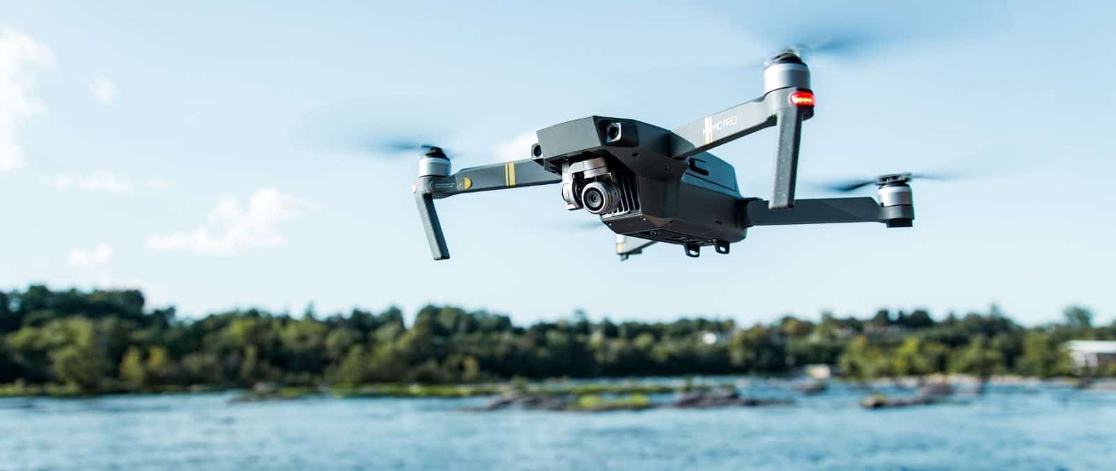 Dónde y cómo volar un dron según la normativa española