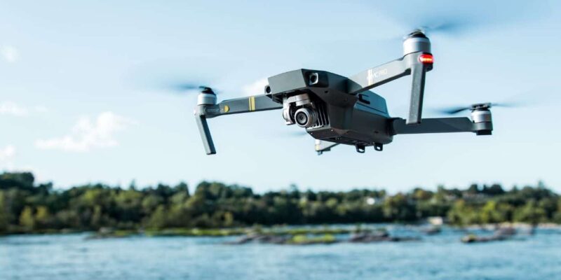 Dónde y cómo volar un dron según la normativa española